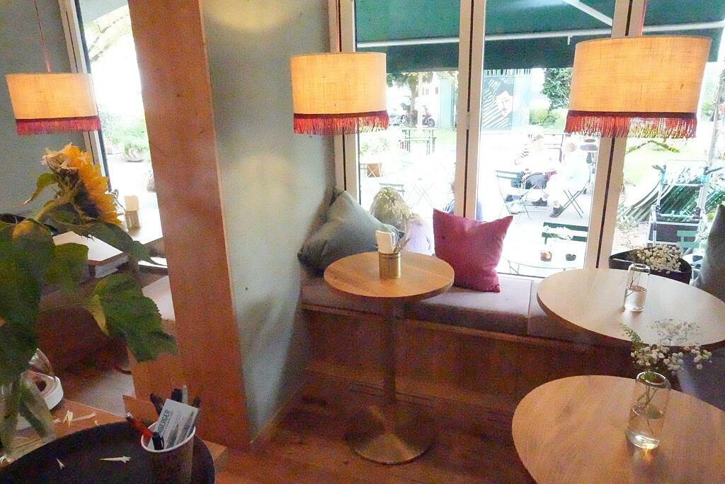 Gemütliche Sitzecke im Café